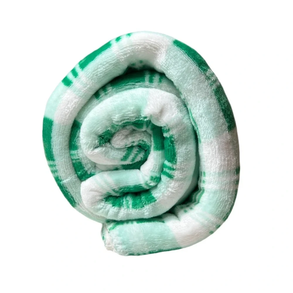 NWT Pet Shoppe Green and White Blanket & Toy Bone with Squeaker Set